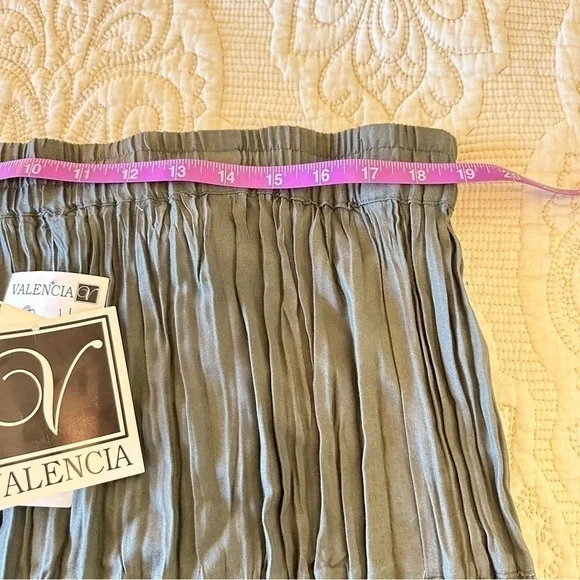 NWT olive green pleated maxi skirt earthy light flattering stretch women L - Picture 6 of 9